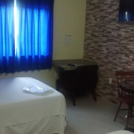 Hotel Dois Candangos Núcleo Bandeirante Pokoj fotografie